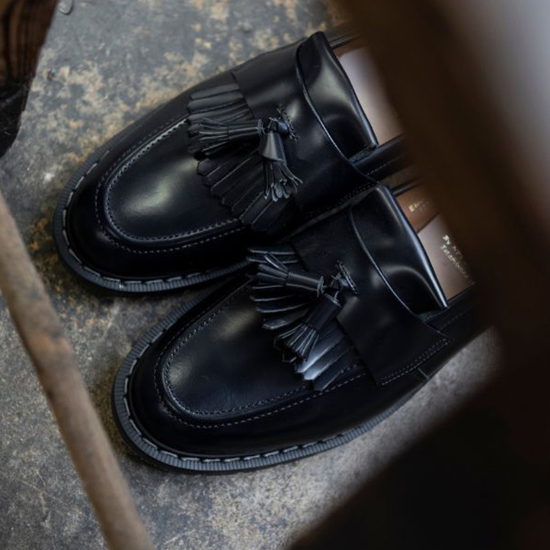 Black Hi-Shine Tassel Loafer