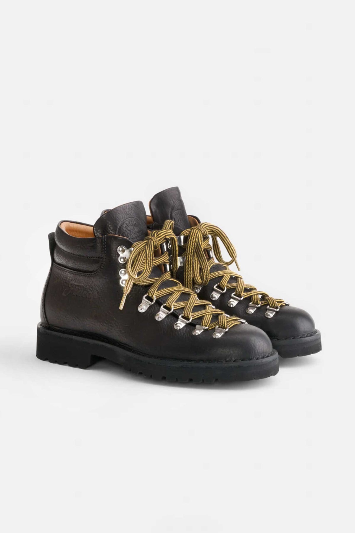 Magnifico M127 Black